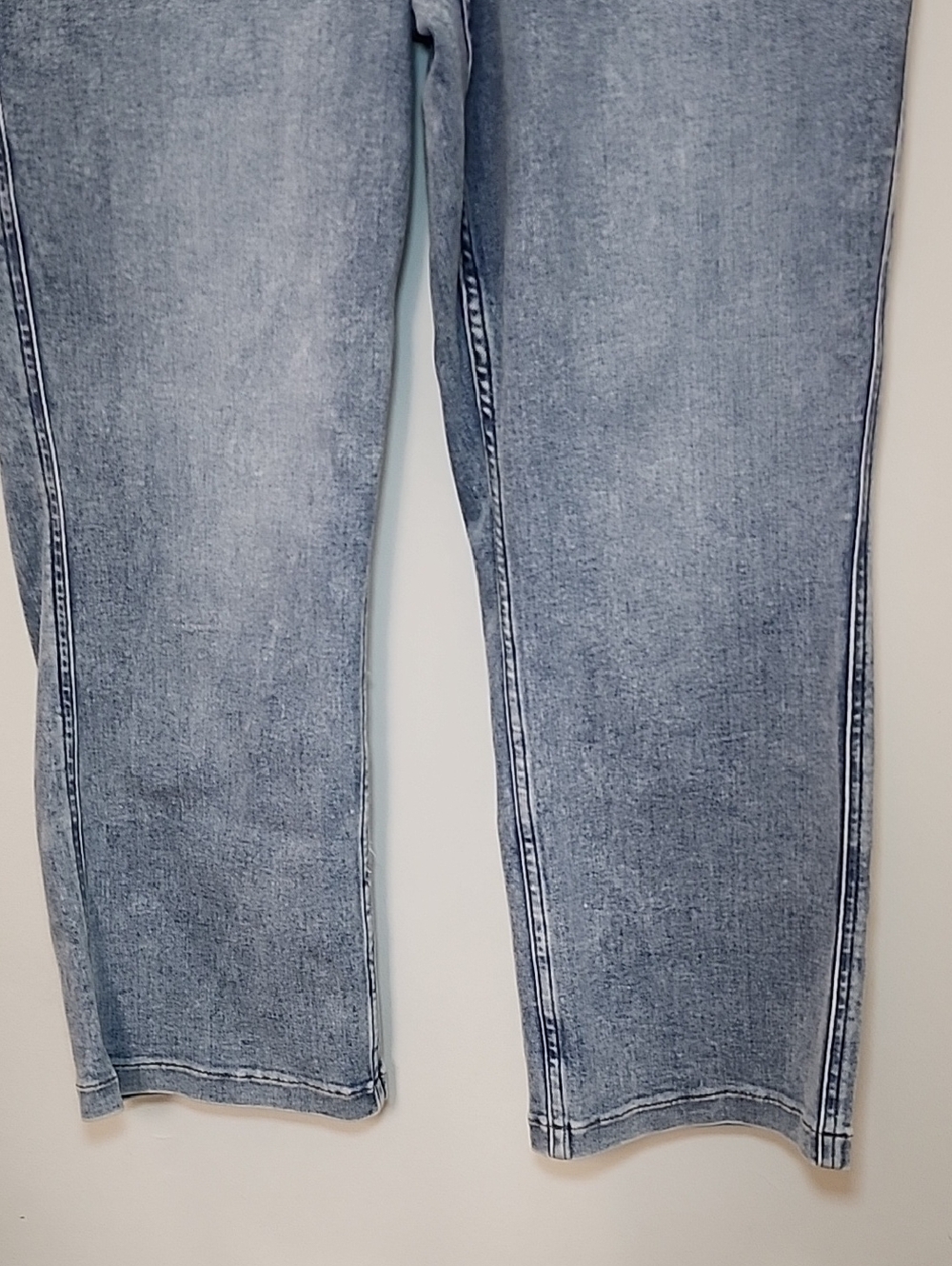 SPANX EveryWear Kick Flare Ankle Jeans Indigo Sky wash featuring a pull-on Sz 1X - Picture 7 of 16